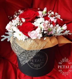 Petale Flowers